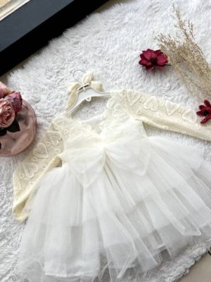 Robe blanche broche – Image 5