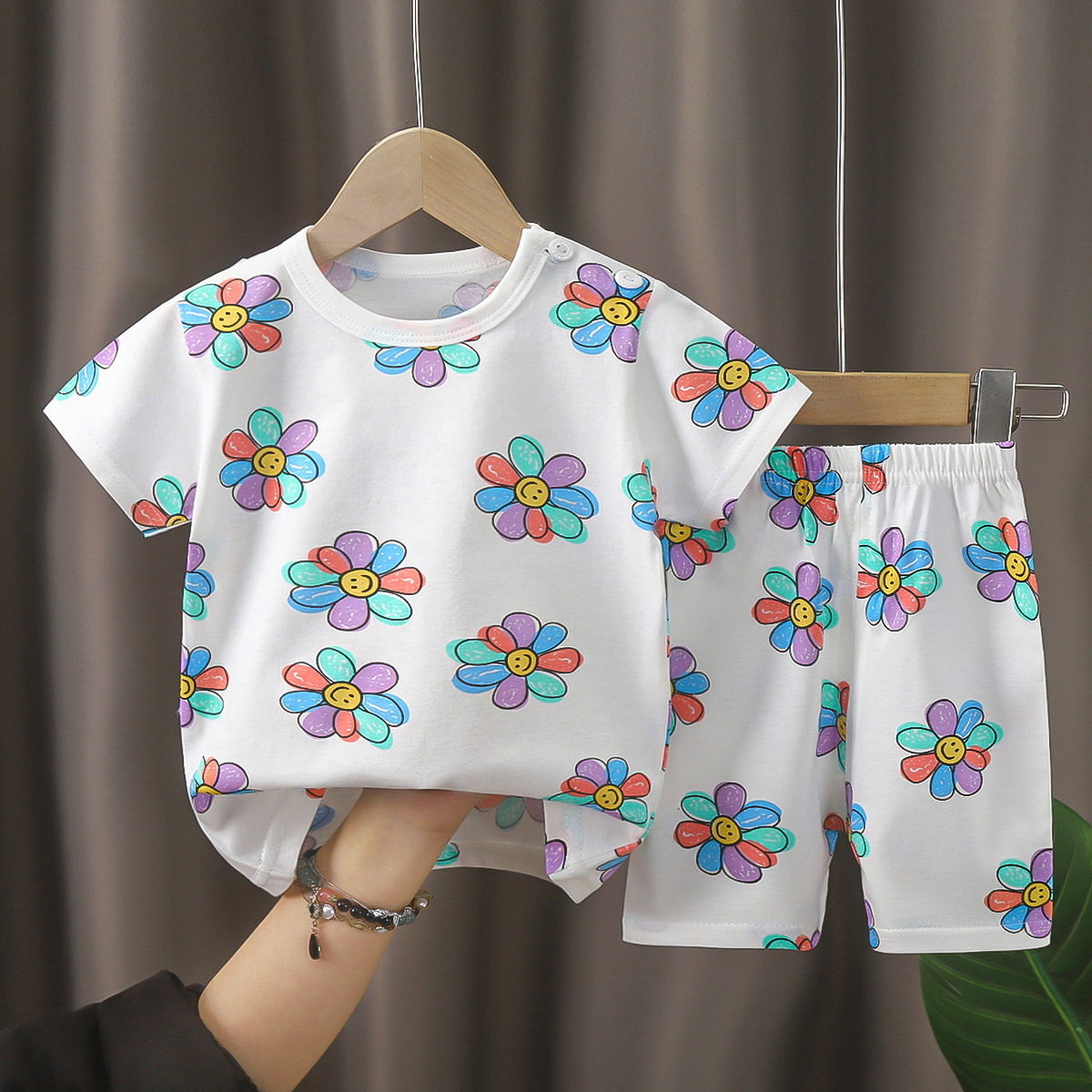 O1CN010M63iT1iMKq8NO1V4_!!4165794398-0-cib Pyjama fille 2 pièce à fleurs – Image 1