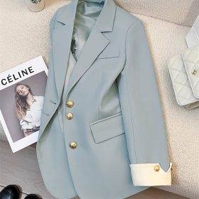 Blazer oversize bleu pastel à boutons dorés