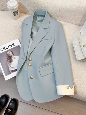 Blazer oversize bleu pastel à boutons dorés