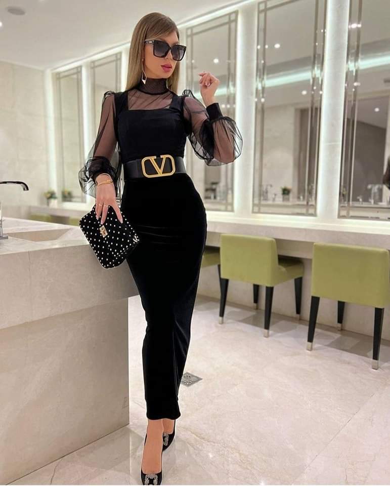 IMG-20230523-WA0631 Robe d'occasion noir avec ceinture V – Image 1