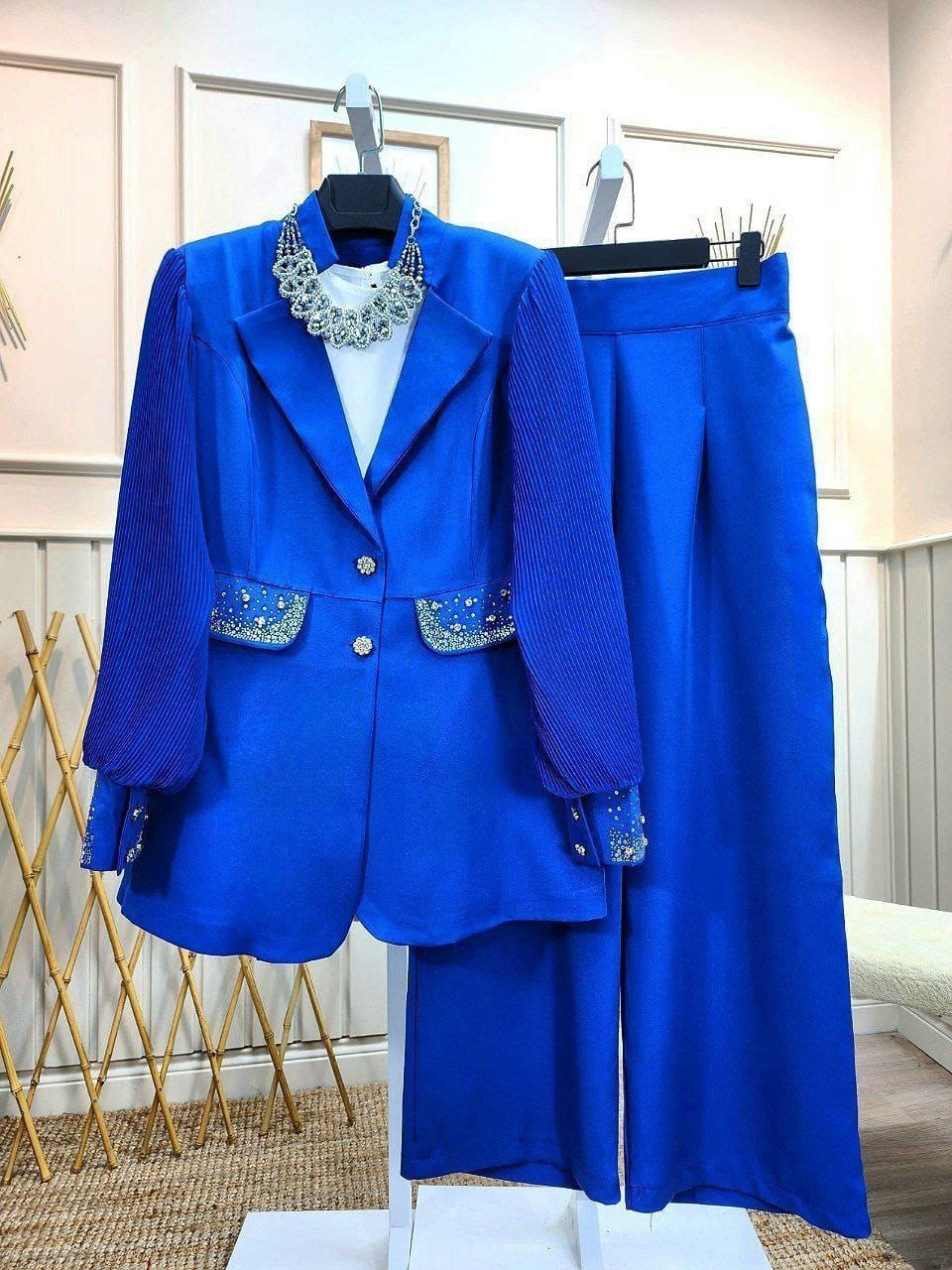 IMG-20240731-WA0314 Enssemble bleu royal paillettes – Image 1